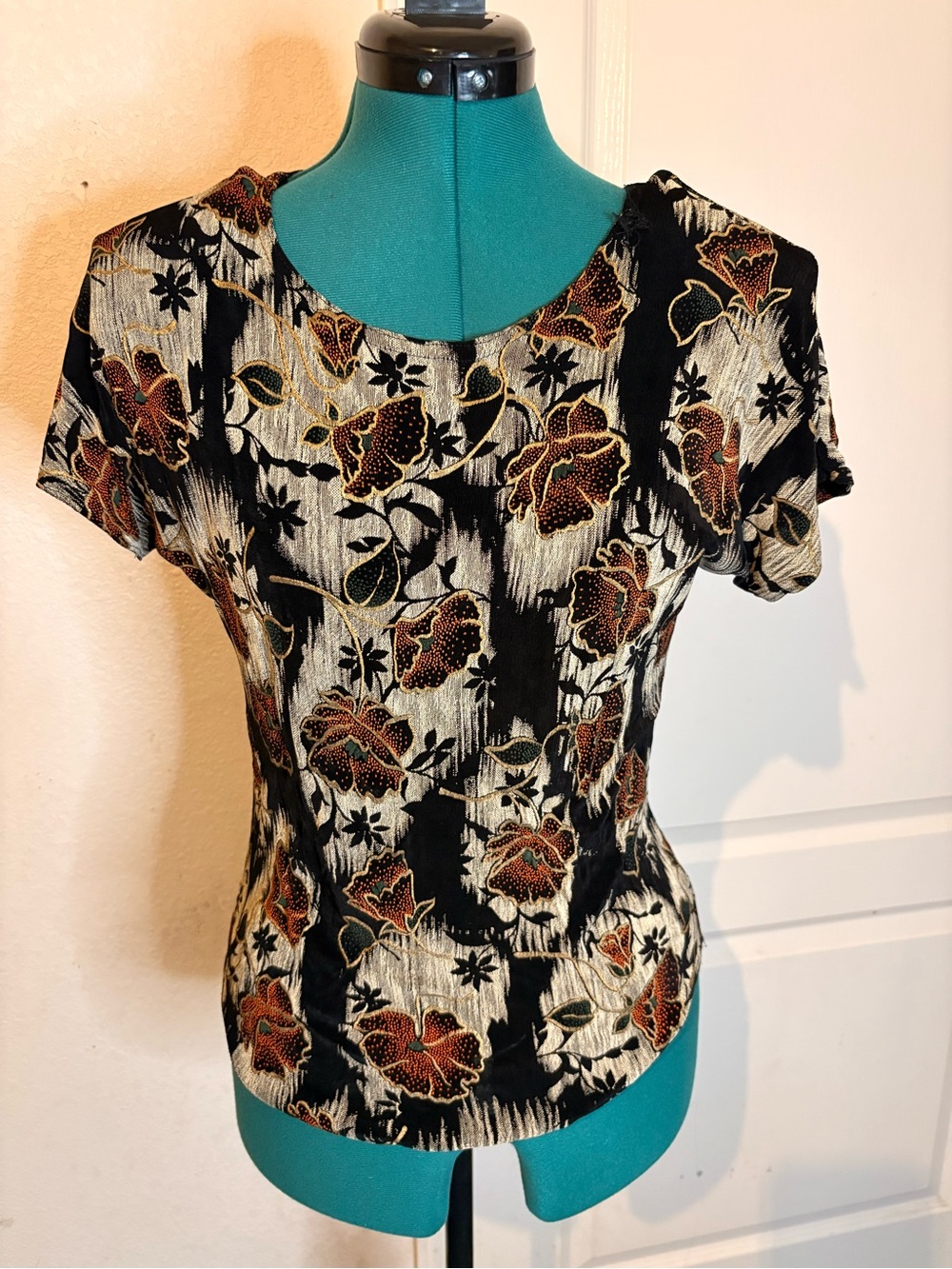 Gantos Floral Short-Sleeve Tee in Black, Brown and Cream